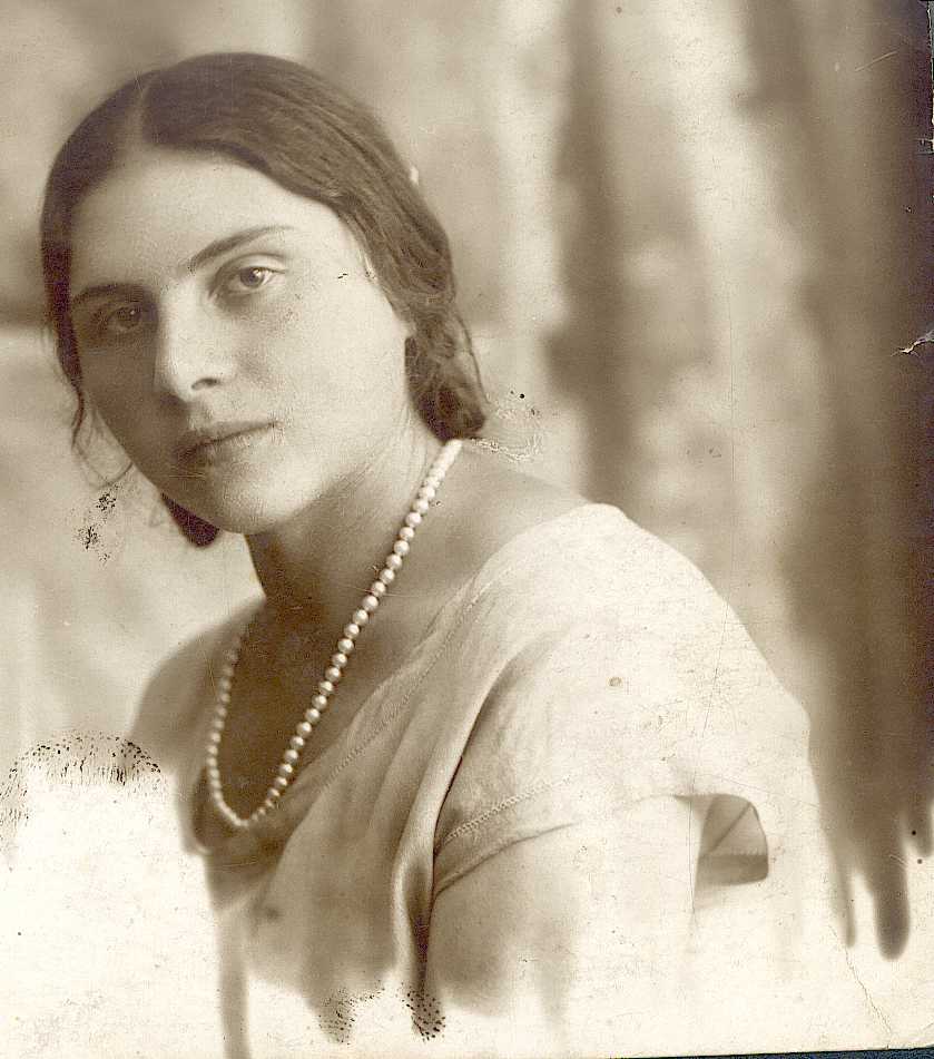 Maria Lipovskaya at the age of 19 (Leningrad 1929)