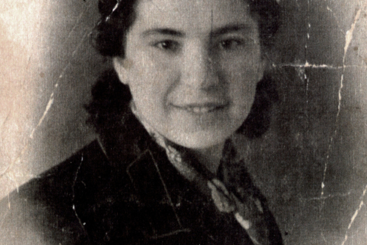 Efim Pisarenko's older sister Broha Shapiro