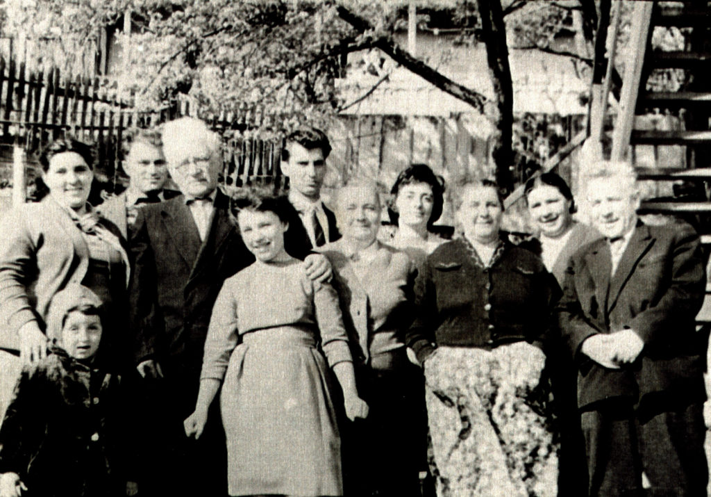 Efim Pisarenko's family (Chernovtsy 1965)